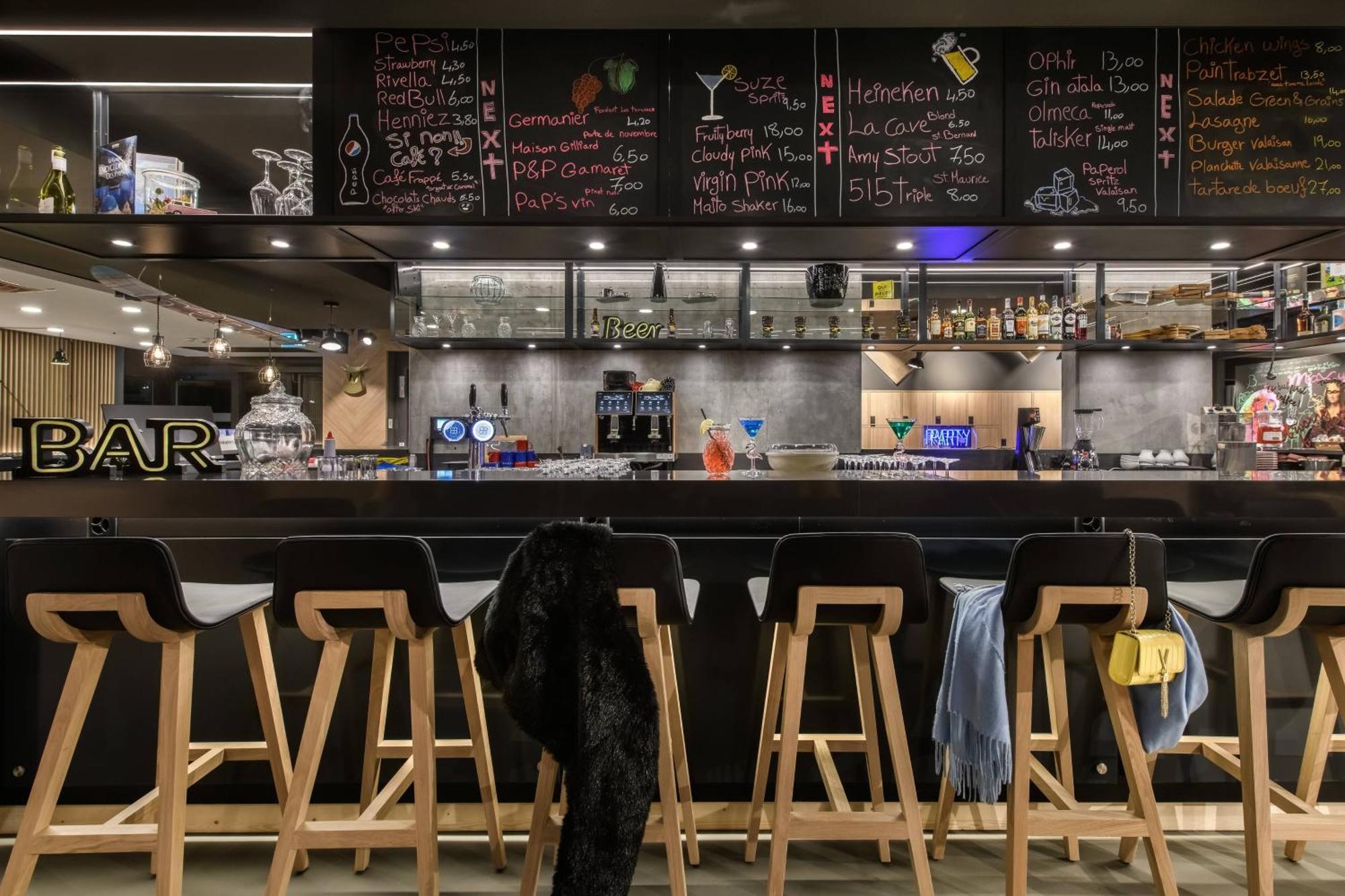 Отель Moxy Сион Экстерьер фото
